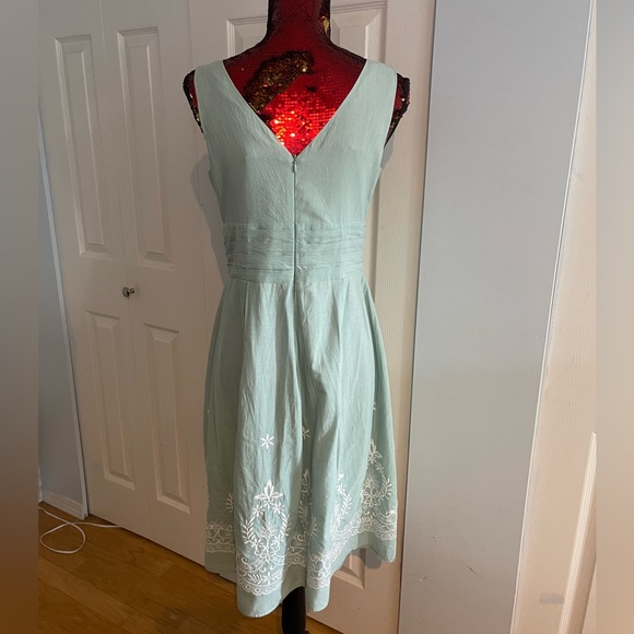 Beautiful light sage green lined and embroidered dress - Picture 6 of 6